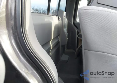 2005 Ford F-150 Stx/Xl/Xlt z USA, uszkodzony, nr VIN 1FTRF12W85NA32637